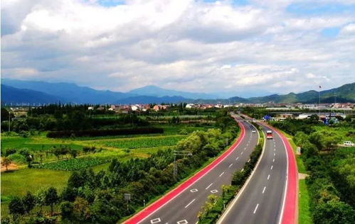 中國絕美彩色公路大盤點 特色各異，驚艷四方，隧道奇觀更添魅力